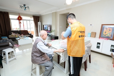 重慶 “家門口”養老從愿景走向現實，6198家服務設施織密幸福網